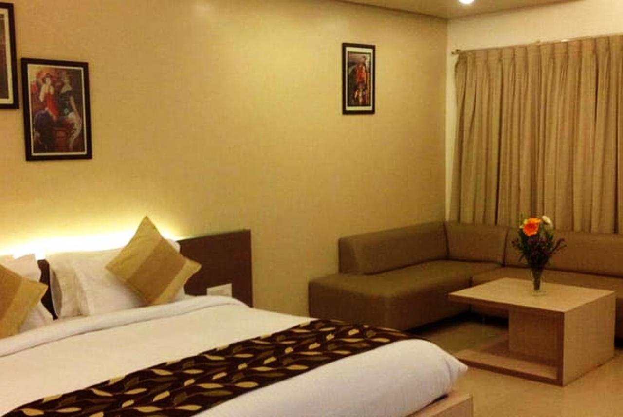 Cotton County Club And Resort Hubli Exterior photo