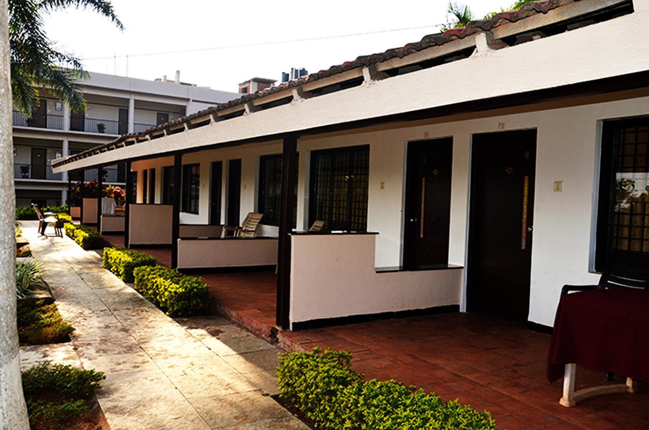 Cotton County Club And Resort Hubli Exterior photo