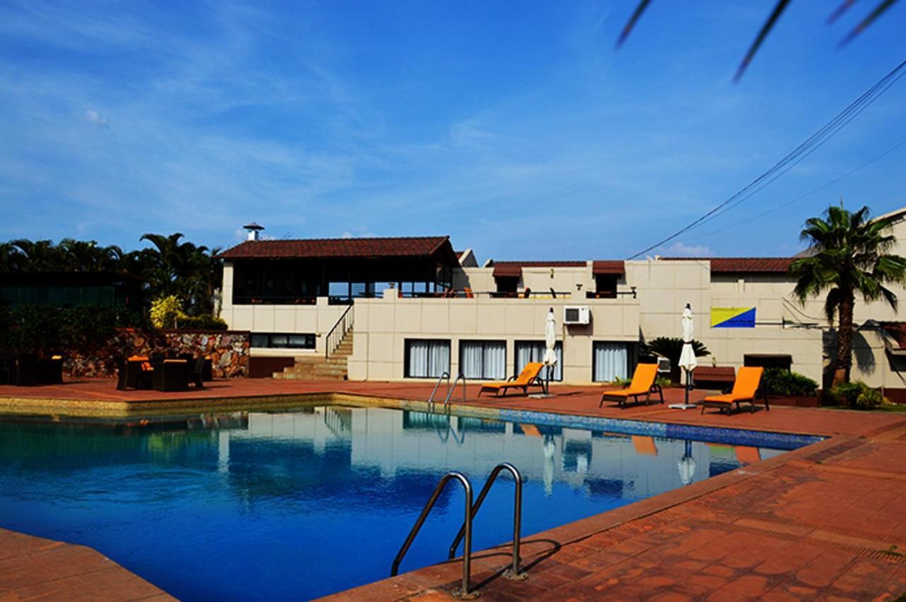 Cotton County Club And Resort Hubli Exterior photo