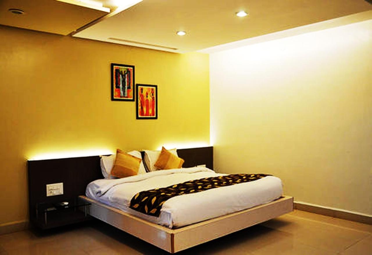 Cotton County Club And Resort Hubli Exterior photo