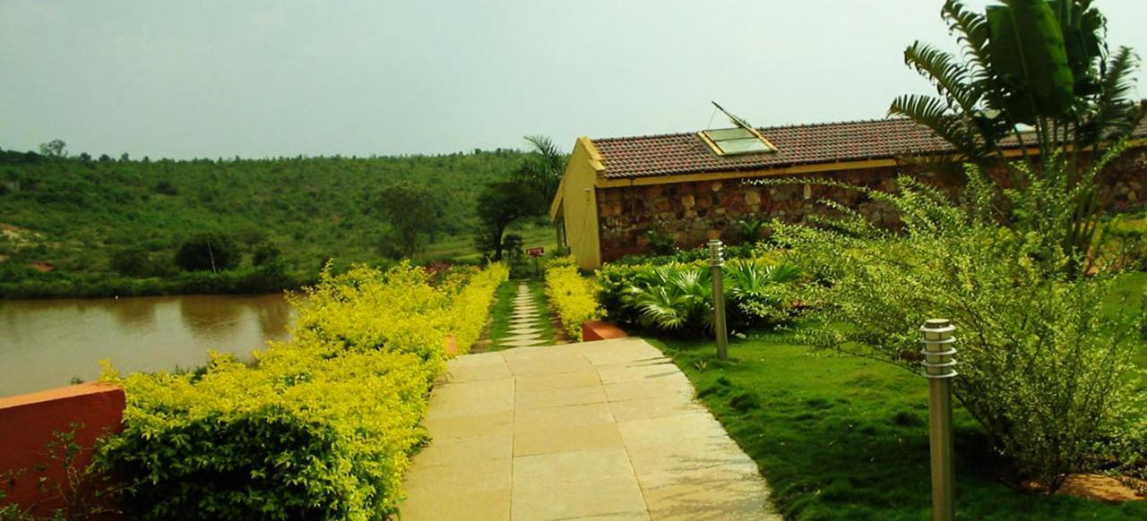 Cotton County Club And Resort Hubli Exterior photo