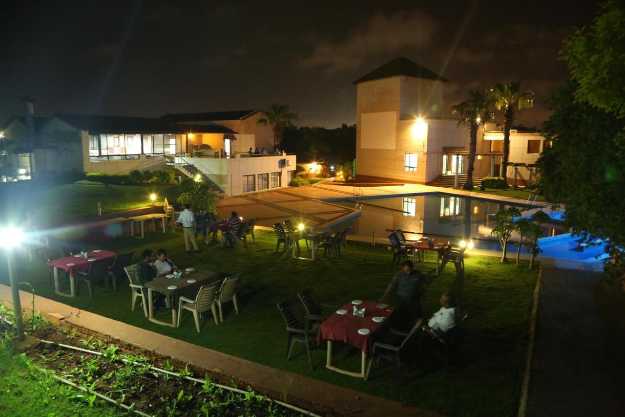 Cotton County Club And Resort Hubli Exterior photo
