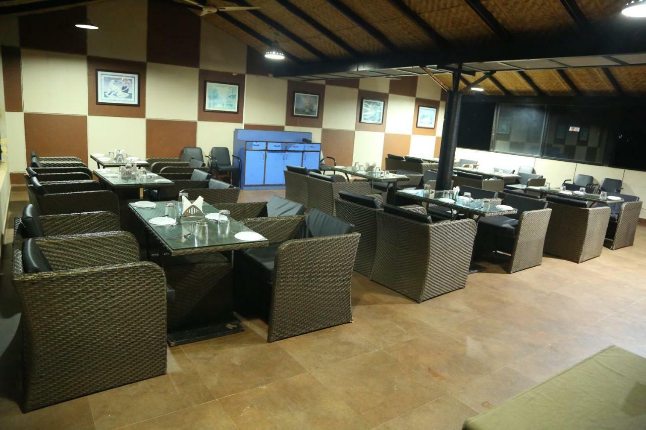 Cotton County Club And Resort Hubli Exterior photo